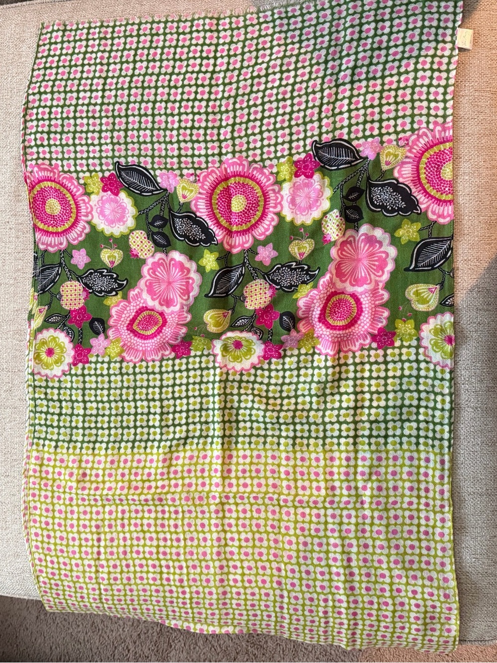 Vera Bradley Green Floral Print Scarf/Shaw - Pink & Green Pattern 100% Wool